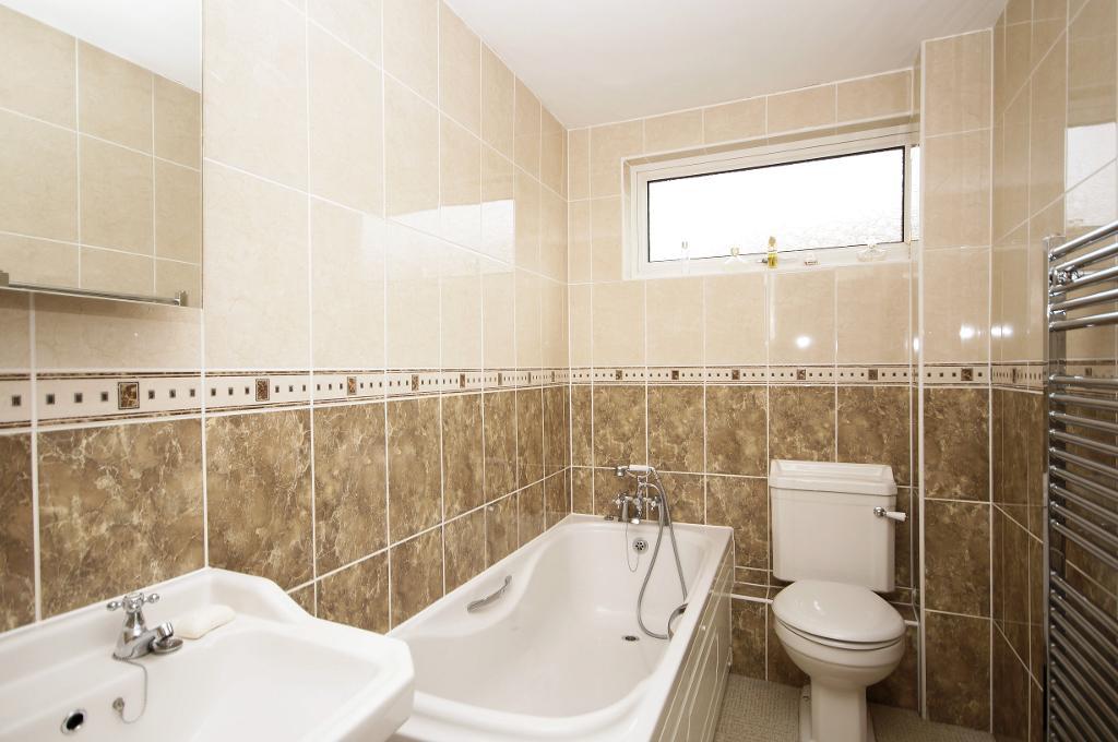 3 Bedroom Detached For Sale in Penlands Vale, Steyning, West Sussex