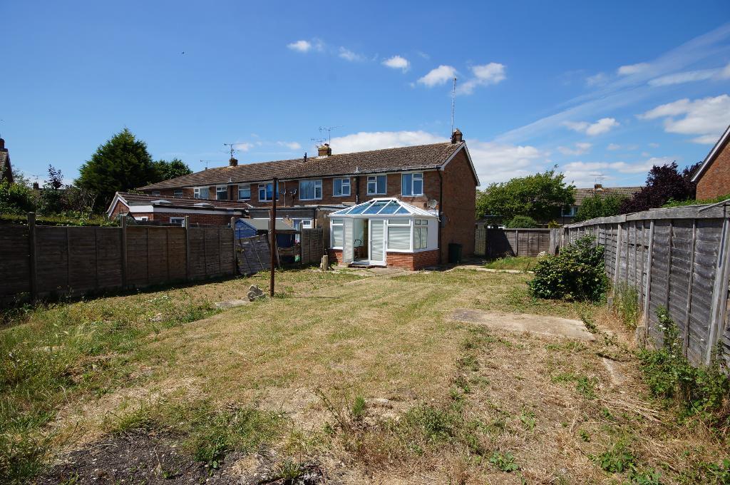 2 Bedroom SemiDetached For Sale in School Road, Upper Beeding, BN44