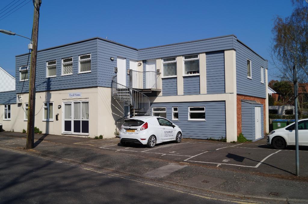 3 Bedroom Flat To Let in Total House, Tanyard Lane, Steyning, West