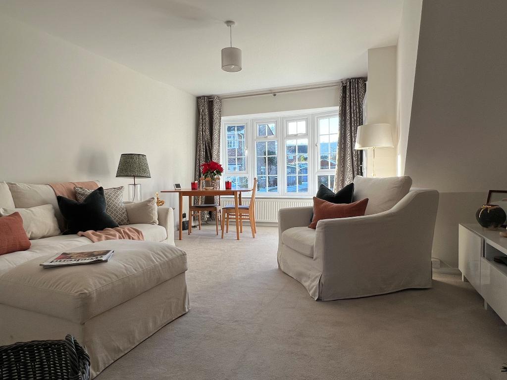 2 Bedroom SemiDetached For Sale in Newham Close, Steyning, West Sussex