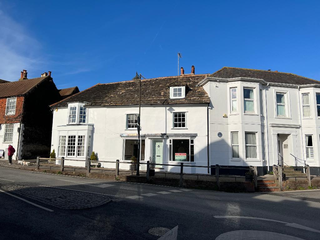 High Street, Steyning, West Sussex, BN44 3YE