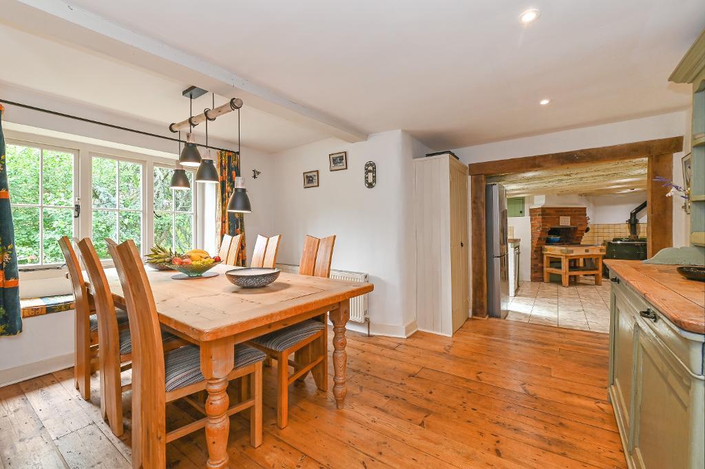 4 Bedroom Detached For Sale in King's Barn Lane, Steyning, West Sussex