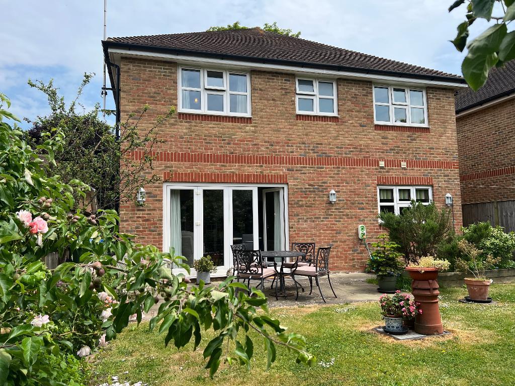 4 Bedroom Detached For Sale in Church Lane, Upper Beeding, West Sussex