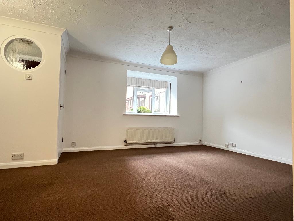 2 Bedroom Flat To Let in Willow Court, Fishbourne Road East, Chichester