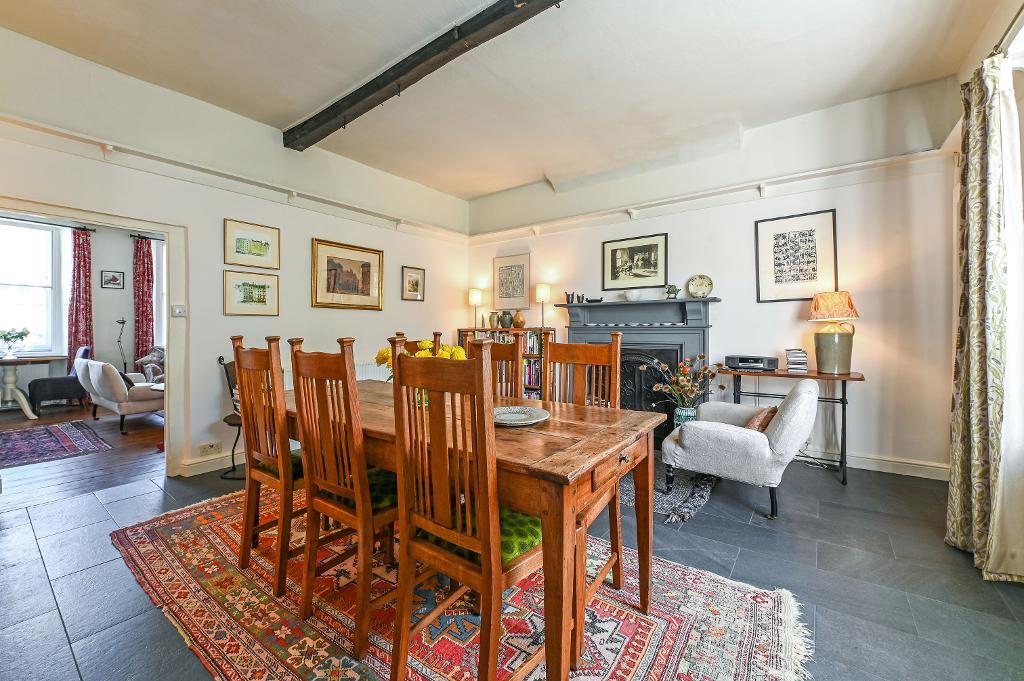 4 Bedroom Detached For Sale in High Street, Steyning, West Sussex, BN44