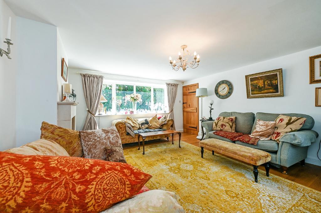 3 Bedroom Attached For Sale in Sopers Lane, Bramber, BN44 3PU