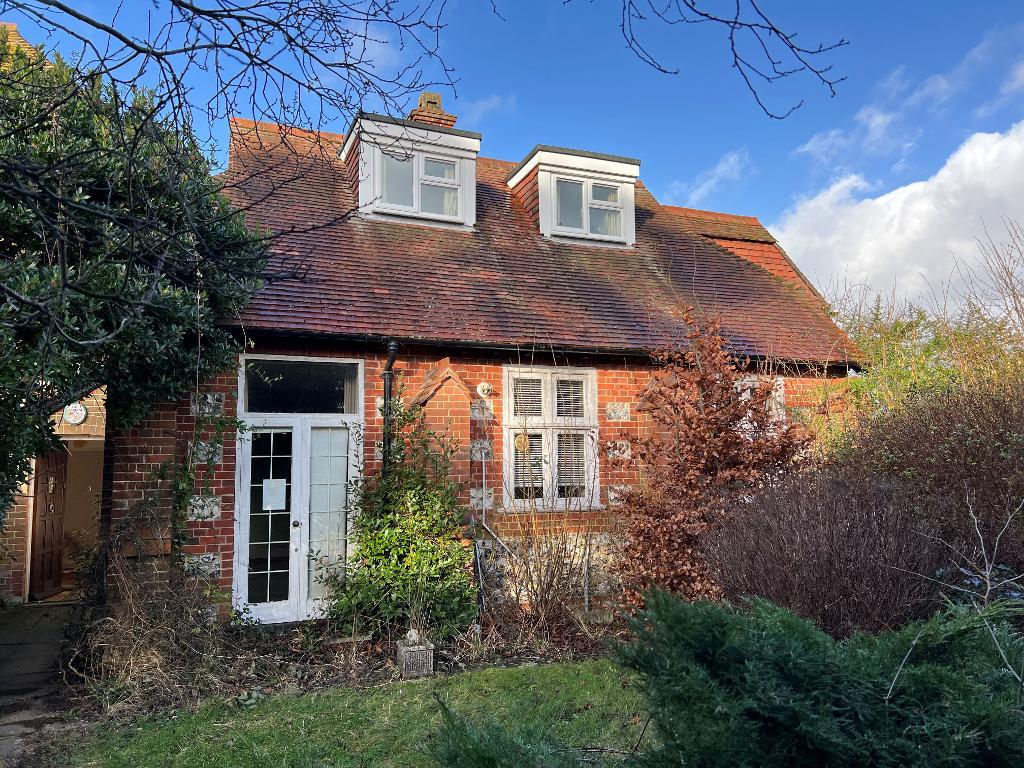 Clivedale, Castle Lane, Steyning, West Sussex, BN44 3GA