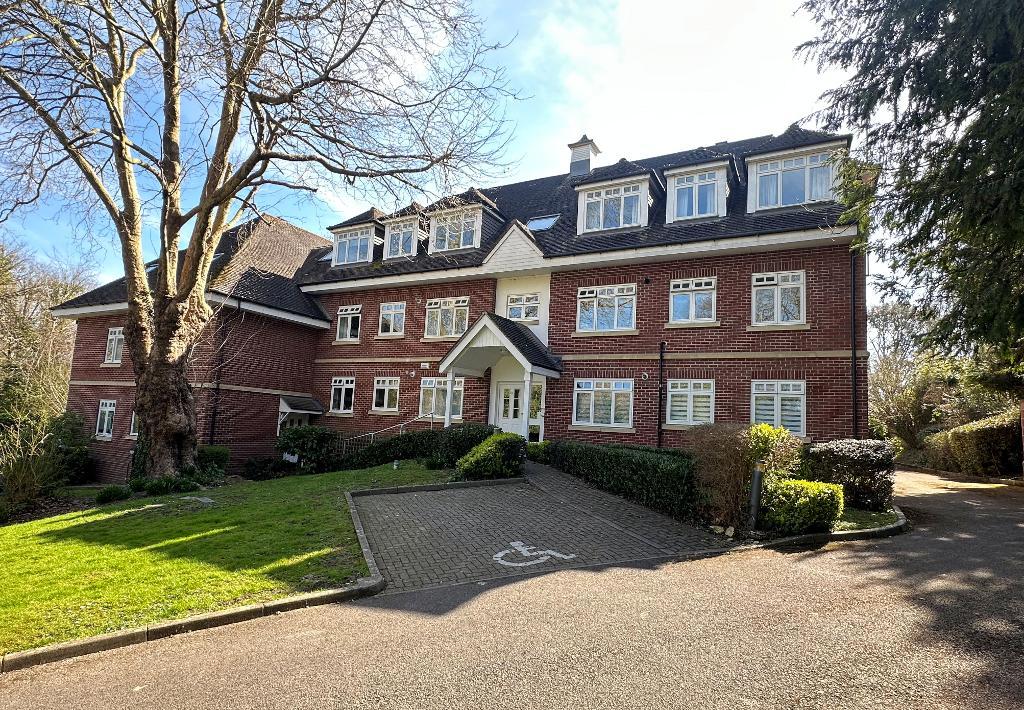 Greenleaves, Clays Hill, Bramber, West Sussex, BN44 3XA