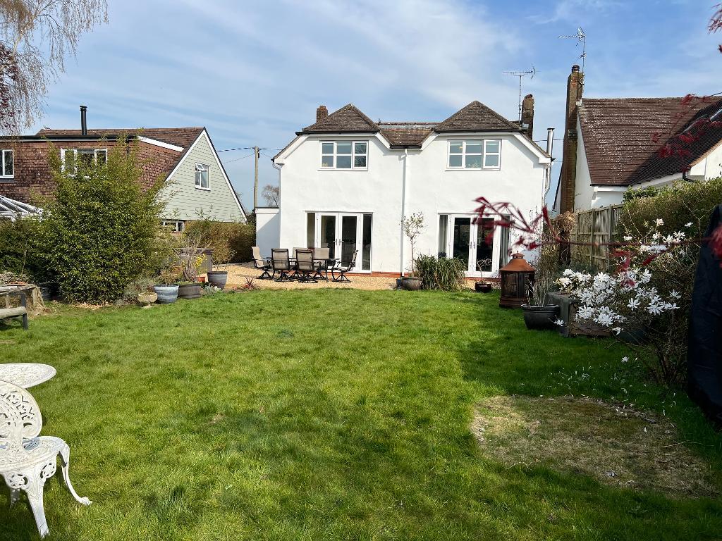 Saxon Road, Steyning, West Sussex, BN44 3FP
