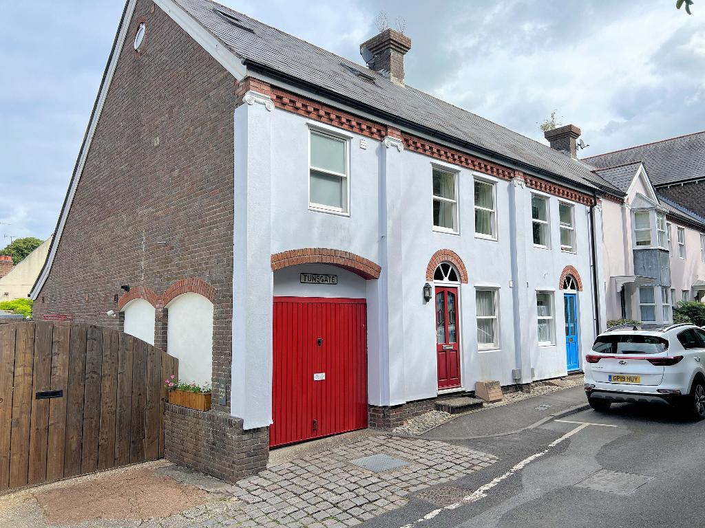 Tunsgate, Jarvis Lane, Steyning, West Sussex, BN44 3EZ