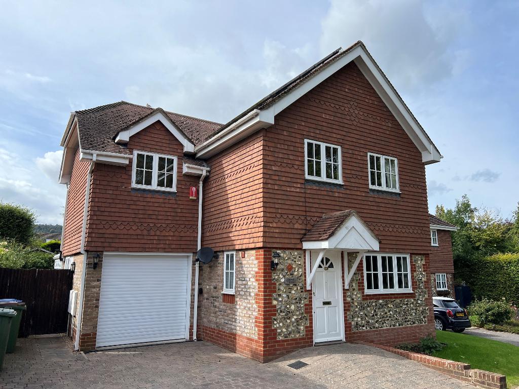 Twittenside, Penfold Way, Steyning, West Sussex, BN44 3TW